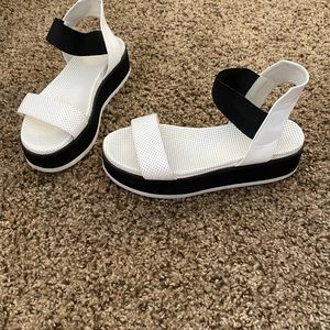 Sandal platforms